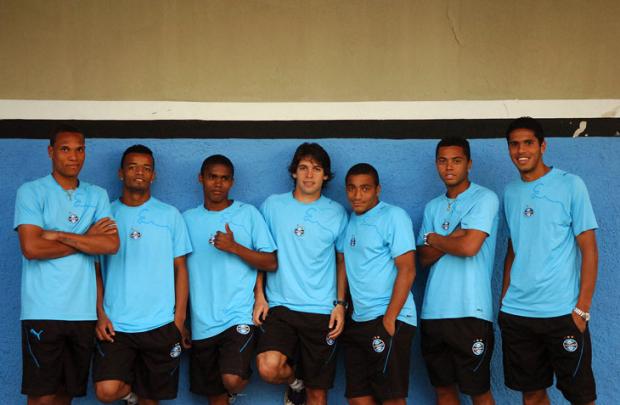 Grêmio aposta na gurizada contra o Santos Diego Vara / Grêmio aposta na gurizada contra o Santos Diego Vara /