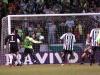 Kléber empurra a bola para as redes, mas o gol foi anulado