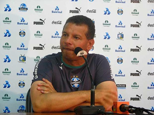 Grêmio dá ultimato para Celso Roth definir situação Isabela Vieira / Grêmio dá ultimato para Celso Roth definir situação Isabela Vieira /