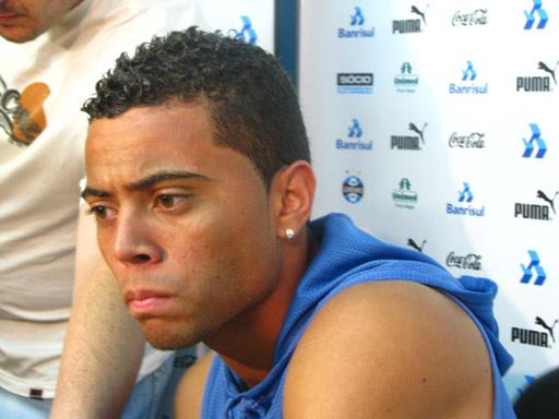 Grêmio quer repatriar Rafael Carioca por empréstimo Isabela Vieira / Grêmio quer repatriar Rafael Carioca por empréstimo Isabela Vieira /