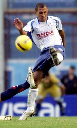 Krieger nega interesse no lateral Jadílson, do Cruzeiro Light Press, Divulgação/