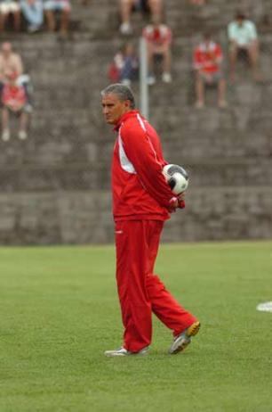 Tite elogia lateral-direito Arilton Valdir Friolin /