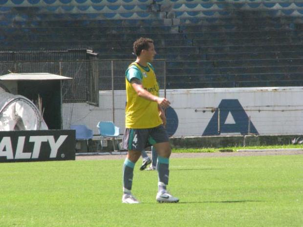 Fluminense confirma contratação de volante Diogo Vinicius Rebello/ Fluminense confirma contratação de volante Diogo Vinicius Rebello/