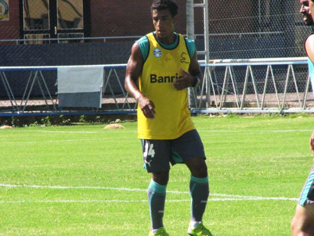 Grêmio quer participação em futuras negociações de Tiago Dutra Vinicius Rebello/ Grêmio quer participação em futuras negociações de Tiago Dutra Vinicius Rebello/