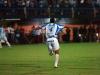 Emerson corre pro abraço após marcar o gol de empate do Avaí