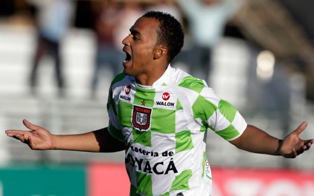 Chicó goleia o Universidad e ajuda o Grêmio na Libertadores Fernando Vergara, AP / Chicó goleia o Universidad e ajuda o Grêmio na Libertadores Fernando Vergara, AP /
