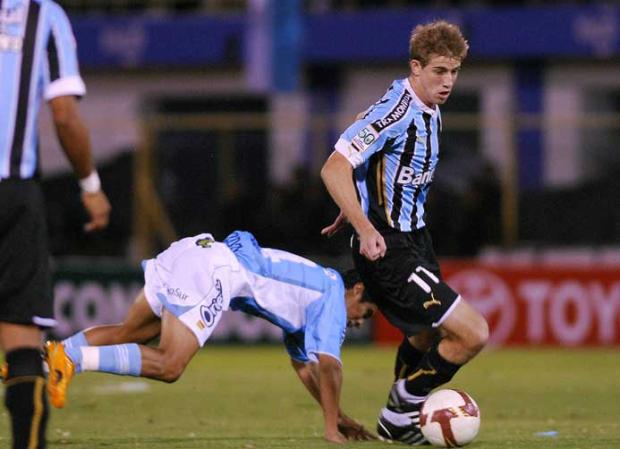 Gols perdidos viram trauma para jogadores do Grêmio Jorge Abrego, EFE/ Gols perdidos viram trauma para jogadores do Grêmio Jorge Abrego, EFE/