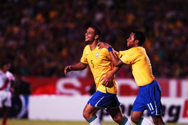 Brasil sobe para quarto no ranking da Fifa Diego Vara / Brasil sobe para quarto no ranking da Fifa Diego Vara /