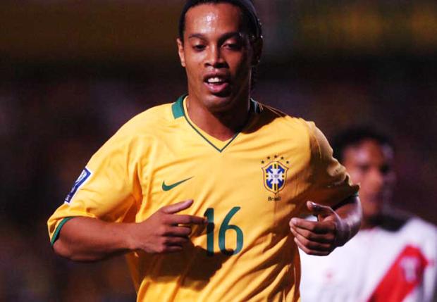 Flamengo quer contratar Ronaldinho Gaúcho Diego Vara / Flamengo quer contratar Ronaldinho Gaúcho Diego Vara /
