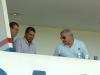 Antes de assumir o Grêmio oficialmente, Roth assistiu à partida diante da Ulbra com Pelaipe (e) e o presidente Paulo Odone (fevereiro/08)
