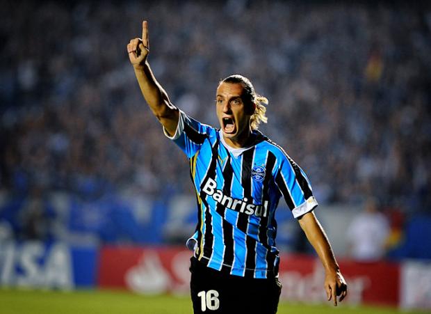 Confiante, Maxi López fala em vencer próximo Gre-Nal Mauro Vieira/ Confiante, Maxi López fala em vencer próximo Gre-Nal Mauro Vieira/