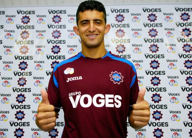 Zacarias será improvisado no meio-campo do Caxias Ricardo Wolffenbuttel / Zacarias será improvisado no meio-campo do Caxias Ricardo Wolffenbuttel /