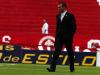 Leandro Vuaden no campo antes do início da partida. O árbitro apitará sua quarta decisão de Gauchão