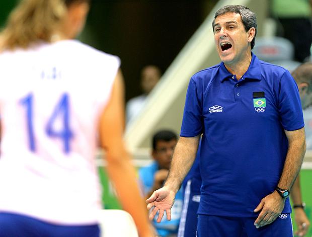 Técnico Zé Roberto descarta acerto com o São Caetano Silvio Ávila, CBV / Técnico Zé Roberto descarta acerto com o São Caetano Silvio Ávila, CBV /