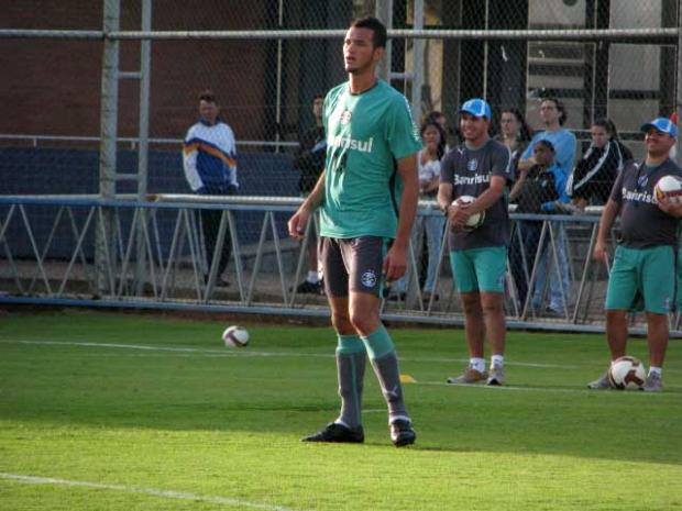Réver diz que zaga gremista vai tentar anular Carlinhos Bala Vinicius Rebello/ Réver diz que zaga gremista vai tentar anular Carlinhos Bala Vinicius Rebello/