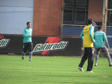 Zagueiro Léo treina e deve enfrentar o Atlético-MG Eduardo Cecconi/ Zagueiro Léo treina e deve enfrentar o Atlético-MG Eduardo Cecconi/