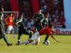 Jogador colorado sofre falta do Palmeiras