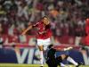 O Flamengo bobeia e o Inter marca o primeiro gol da partida: em um erro de Juan, Nilmar fica livre na área e lança, pelo lado esquerdo, para Taison, que marca aos 42 minutos do primeiro tempo.