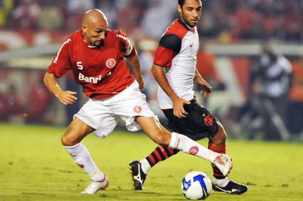 Gigante contra o Flamengo, Guiñazu será desfalque contra o Coritiba Jefferson Botega/