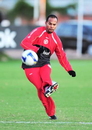 Inter embarca para Curitiba escalado Mauro Vieira/ Inter embarca para Curitiba escalado Mauro Vieira/