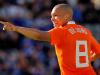Islândia 1x2 Holanda  Nigel de Jong marcou o primeiro gol da Holanda na vitória fora de casa sobre a Islândia. A Holanda é o primeiro país da Europa a garantir a vaga na Copa de 2010