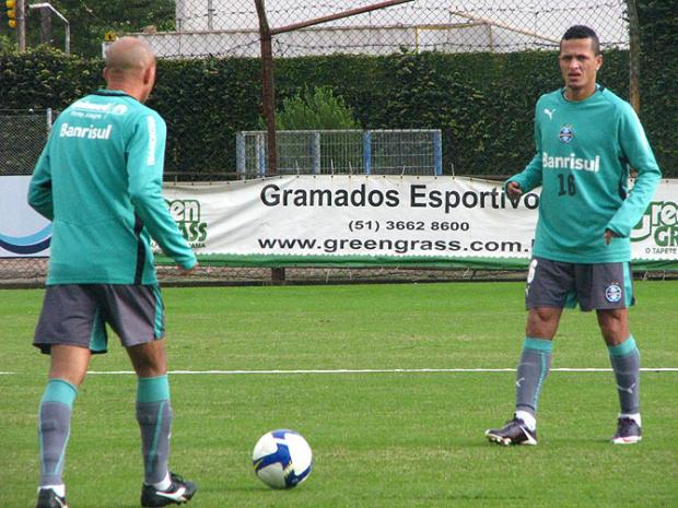 Luiz Onofre Meira: Souza tem 95% de chances de ficar no Grêmio Vinicius Rebello/