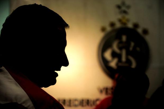 Carvalho volta a garantir Tite e nega sonho de Luxemburgo Mauro Vieira/ Carvalho volta a garantir Tite e nega sonho de Luxemburgo Mauro Vieira/