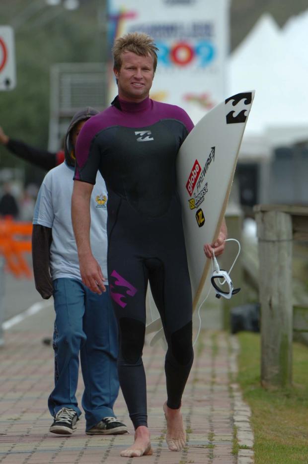Taj Burrow leva o título do Quiksilver Pro Gold Coast Julio Cavalheiro /