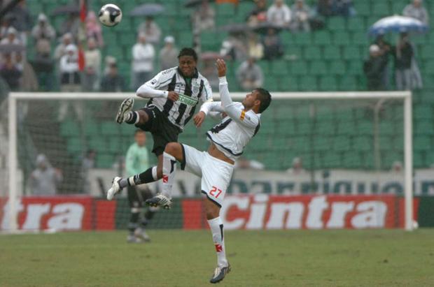 Volante Roger, do Figueirense, acerta com futebol alemão Ricardo Duarte/ Volante Roger, do Figueirense, acerta com futebol alemão Ricardo Duarte/