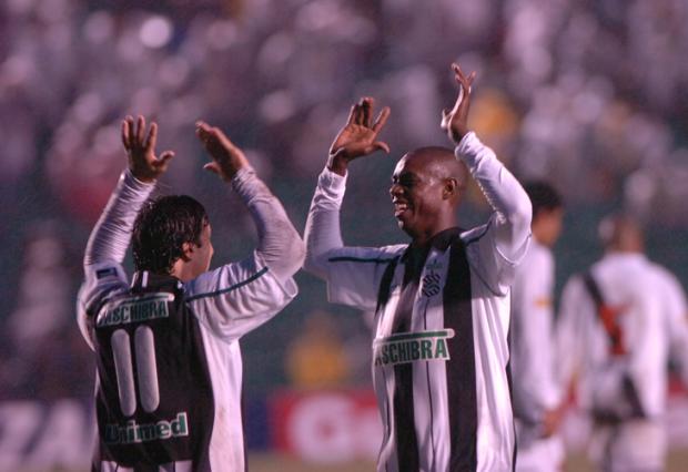 Figueirense e Vasco empatam em 1 a 1 e seguem fora do G-4 Ricardo Duarte/