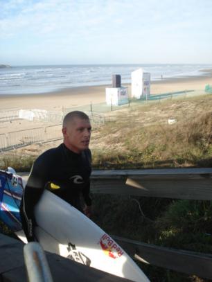 Mick Fanning começa com vitória tranquila em casa Maykon Oliveira/ Mick Fanning começa com vitória tranquila em casa Maykon Oliveira/