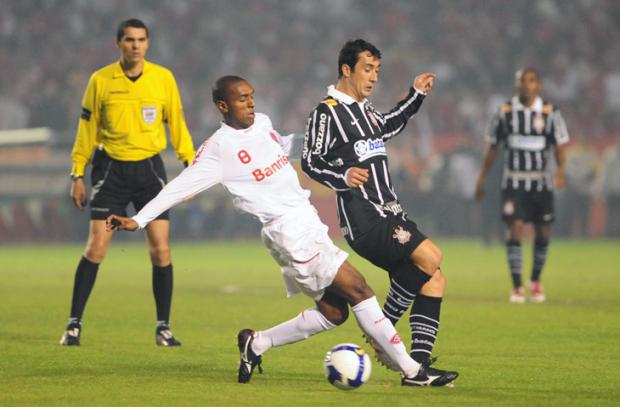 Glaydson tenta se manter no time titular contra o Náutico Diego Vara/ Glaydson tenta se manter no time titular contra o Náutico Diego Vara/