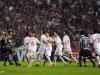 O argentino deixa o campo com o jogo empatado em 2 a 2