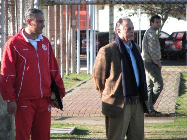 Carvalho afirma que momento não é de se falar em mudanças no Inter Eduardo Cecconi/