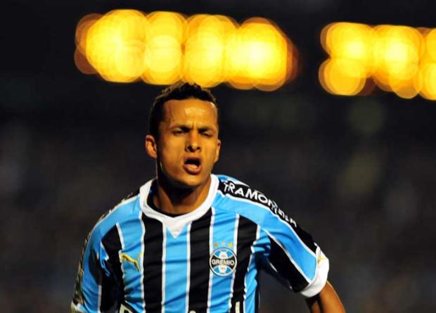 Souza diz que Kléber resolveu o jogo Fernando Gomes/
