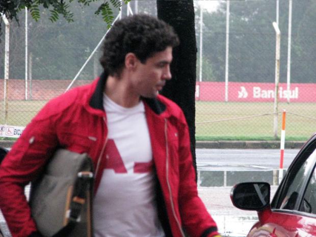 Bolívar se coloca à disposição para atuar como ala no Gre-Nal Felipe Truda/ Bolívar se coloca à disposição para atuar como ala no Gre-Nal Felipe Truda/