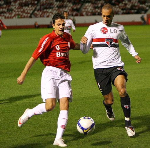 Carvalho: "Vendemos Nilmar na hora certa" Lucas Uebel, Vipcomm /