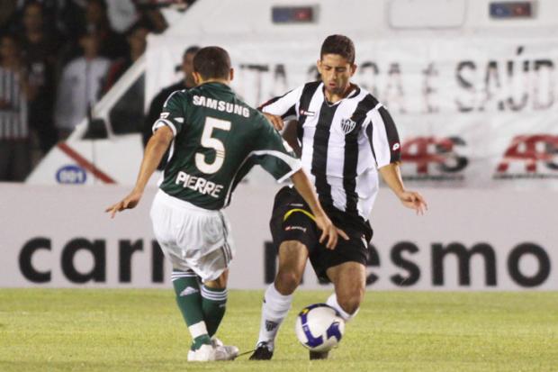 Palmeiras terá meio-campo com dois armadores diante do Grêmio Gil Leonardi, Lancepress/ Palmeiras terá meio-campo com dois armadores diante do Grêmio Gil Leonardi, Lancepress/