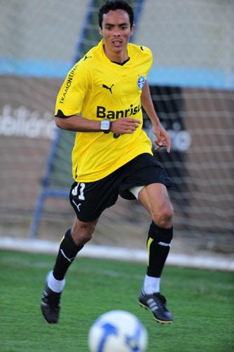 Desempenho de Lúcio no primeiro treino entusiasma Paulo Autuori Mauro Vieira/