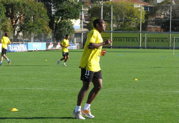 Perea fica de fora da convocação da Colômbia para as Eliminatórias Vinicius Rebello/ Perea fica de fora da convocação da Colômbia para as Eliminatórias Vinicius Rebello/
