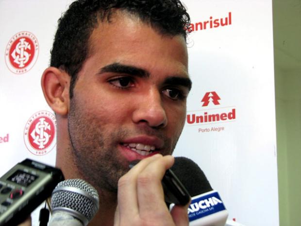 Sandro: Seleção principal desperta interesse de outros clubes Eduardo Cecconi/ Sandro: Seleção principal desperta interesse de outros clubes Eduardo Cecconi/