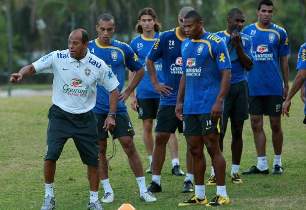 Paulo Paixão admite sondagens de clubes brasileiros Divulgação, CBF / 