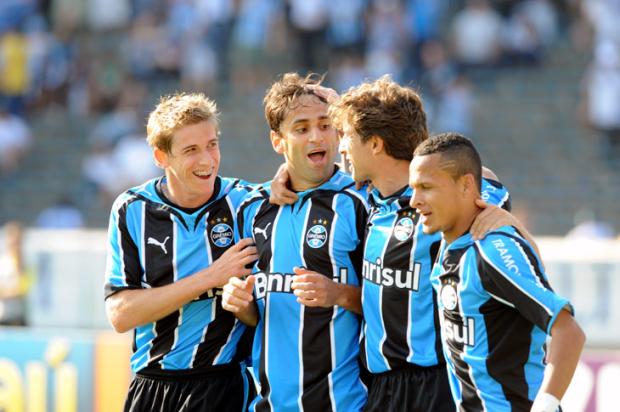Jonas avalia que Grêmio de 2008 tinha mais pegada Fernando Gomes/