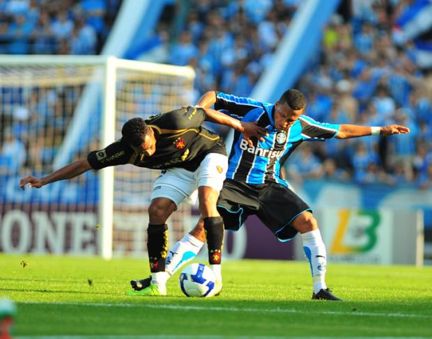 Grêmio erra muito e empata com o Sport Fernando Gomes/ Grêmio erra muito e empata com o Sport Fernando Gomes/