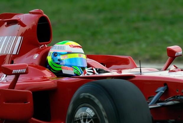 Felipe Massa nega ter sido frio com Nelsinho Piquet Marco Vasini, AP/ Felipe Massa nega ter sido frio com Nelsinho Piquet Marco Vasini, AP/