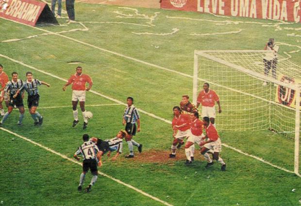 Gre-Nais históricos do Brasileirão: Em 1996, Paulo Nunes, Dinho e Danrlei calam o Beira-Rio Julio Cordeiro, BD Zero Hora/