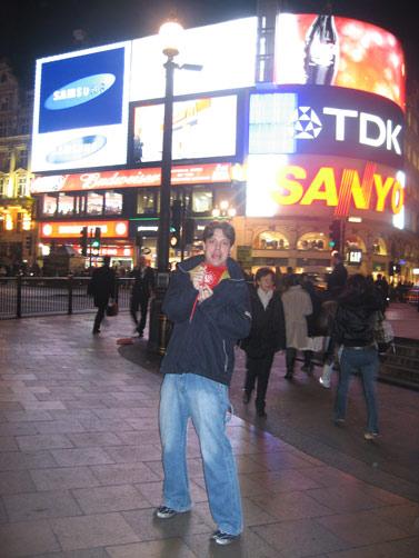 Eu Sou Fanático: um campeão do mundo em Picadilly Circus Arquivo Pessoal / Eu Sou Fanático: um campeão do mundo em Picadilly Circus Arquivo Pessoal /