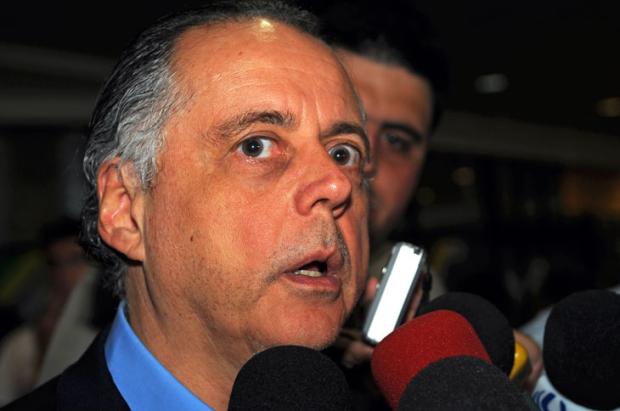 Carvalho não condena o uso da "mala branca" Genaro Joner/ Carvalho não condena o uso da "mala branca" Genaro Joner/
