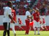 O calor de mais de 30 graus obrigou os jogadores a fazerem uma parada para beber água antes do intervalo
