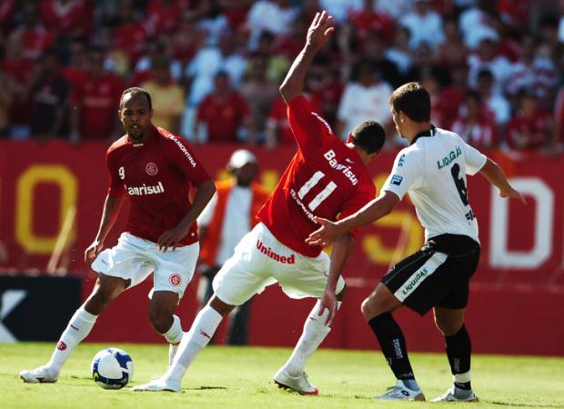 Alecsandro precisa marcar três gols em cinco jogos para cumprir meta Daniel Marenco/ Alecsandro precisa marcar três gols em cinco jogos para cumprir meta Daniel Marenco/